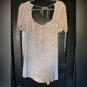 Women’s floral adjustable puff sleeve dress